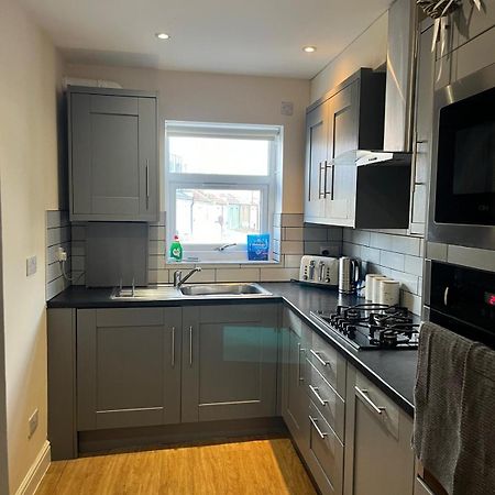 Short Term Lets From £15 Per Person Per Night Appartement Bristol Buitenkant foto