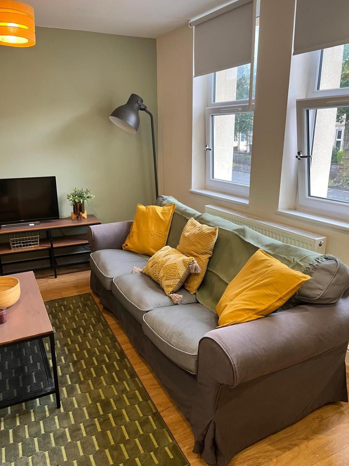 Short Term Lets From £15 Per Person Per Night Appartement Bristol Buitenkant foto