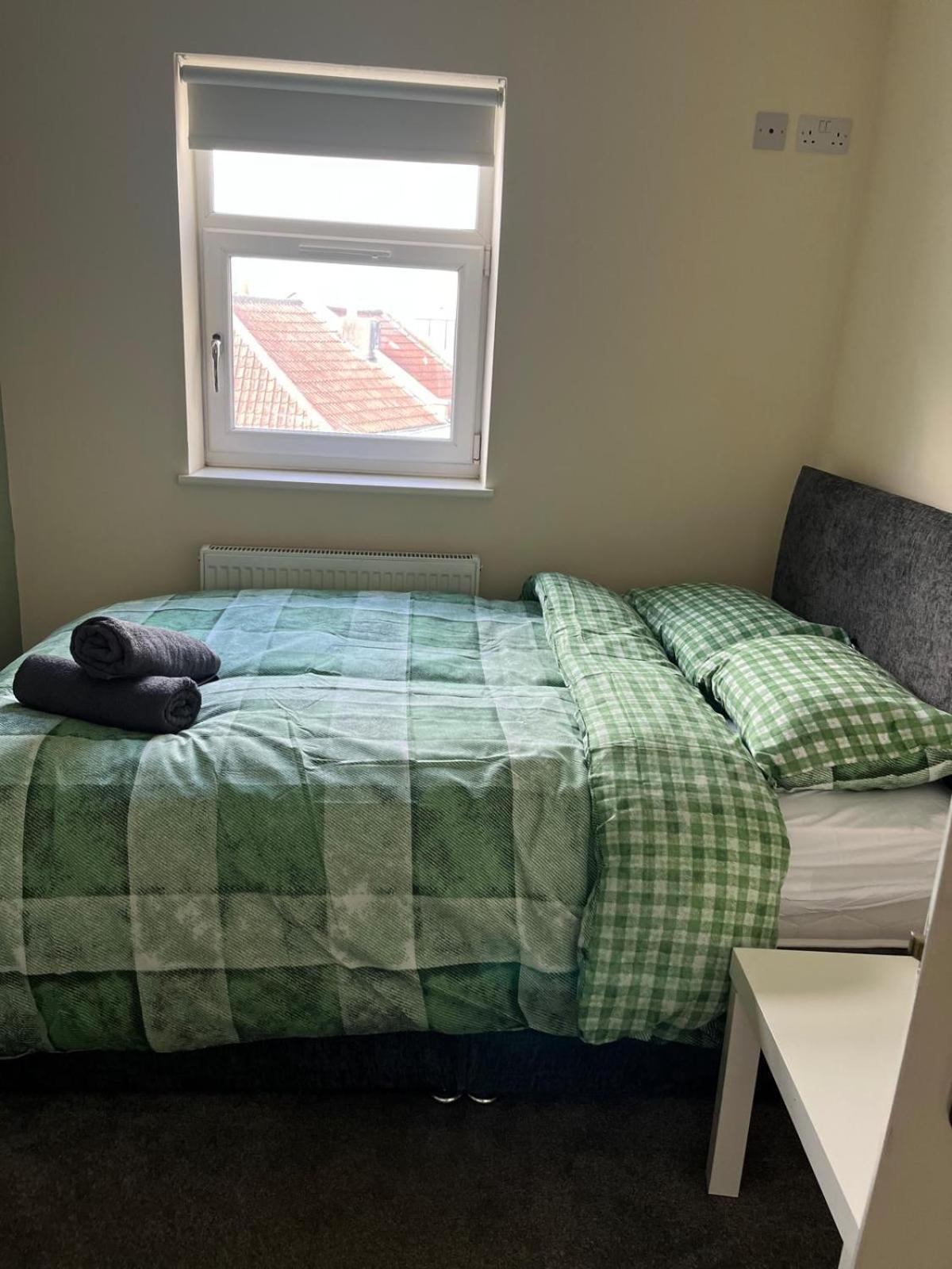 Short Term Lets From £15 Per Person Per Night Appartement Bristol Buitenkant foto